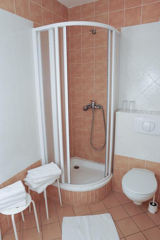 Hotel Dubina Kyselka  Zewnętrze zdjęcie