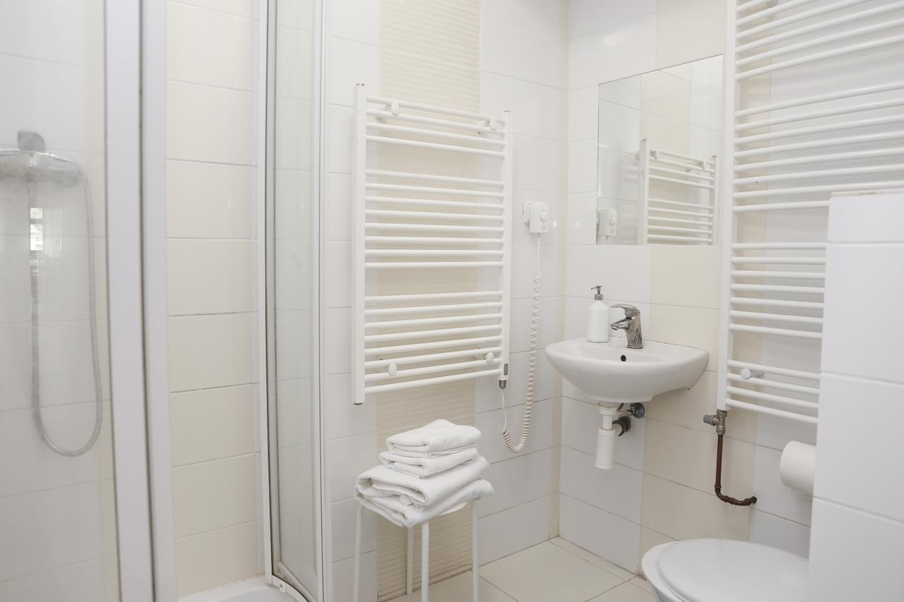 Hotel Dubina Kyselka  Zewnętrze zdjęcie